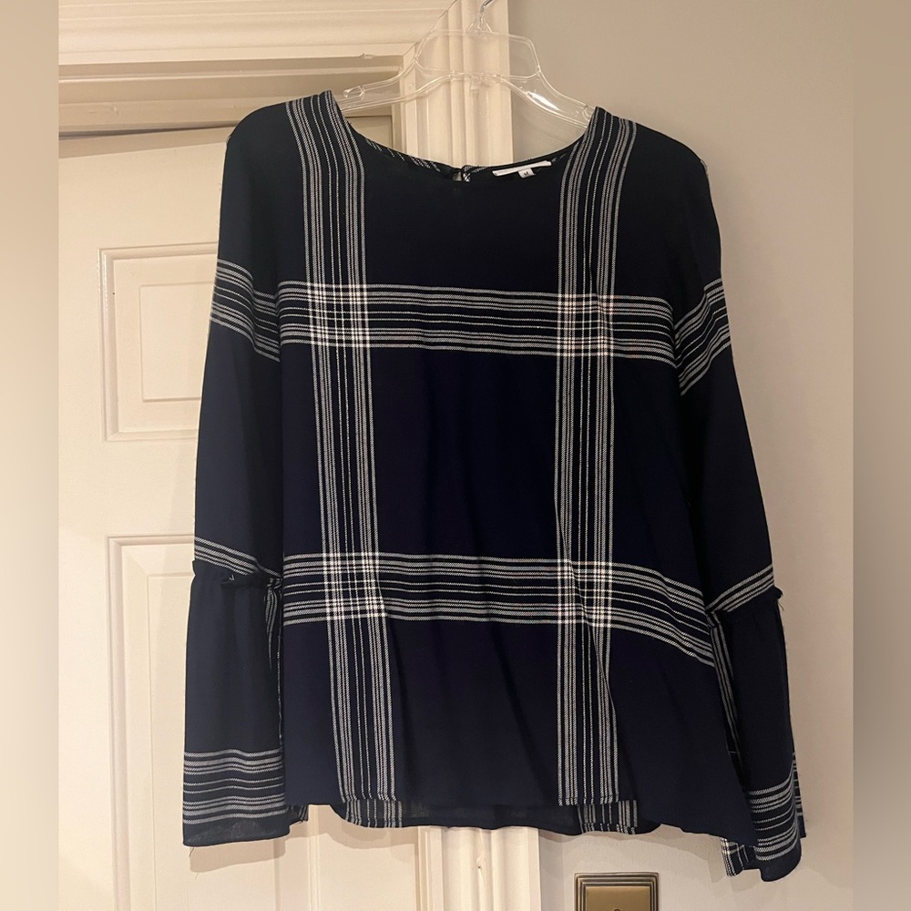 Waverly Grey top. Size medium.